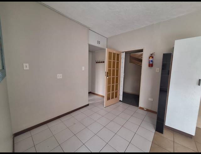 2 BEDROOM PROPERTY TO RENT IN MANABA BEACH